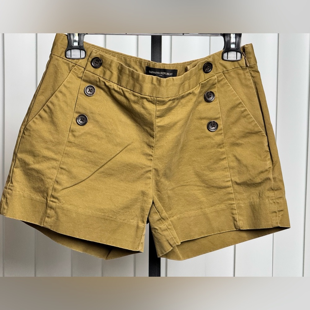Banana Republic Women's Olive-Toned Button Front Shorts Size 4 - Picture 2 of 11